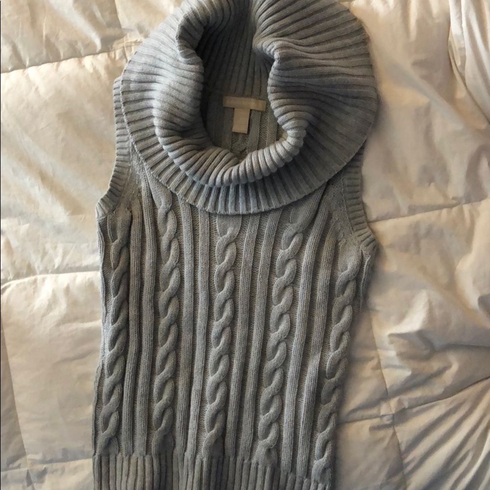 BR sleeveless Cowl neck sweater